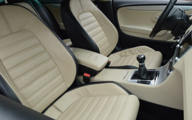 Volkswagen CC cena 32800 przebieg: 245772, rok produkcji 2008 z Puławy małe 781